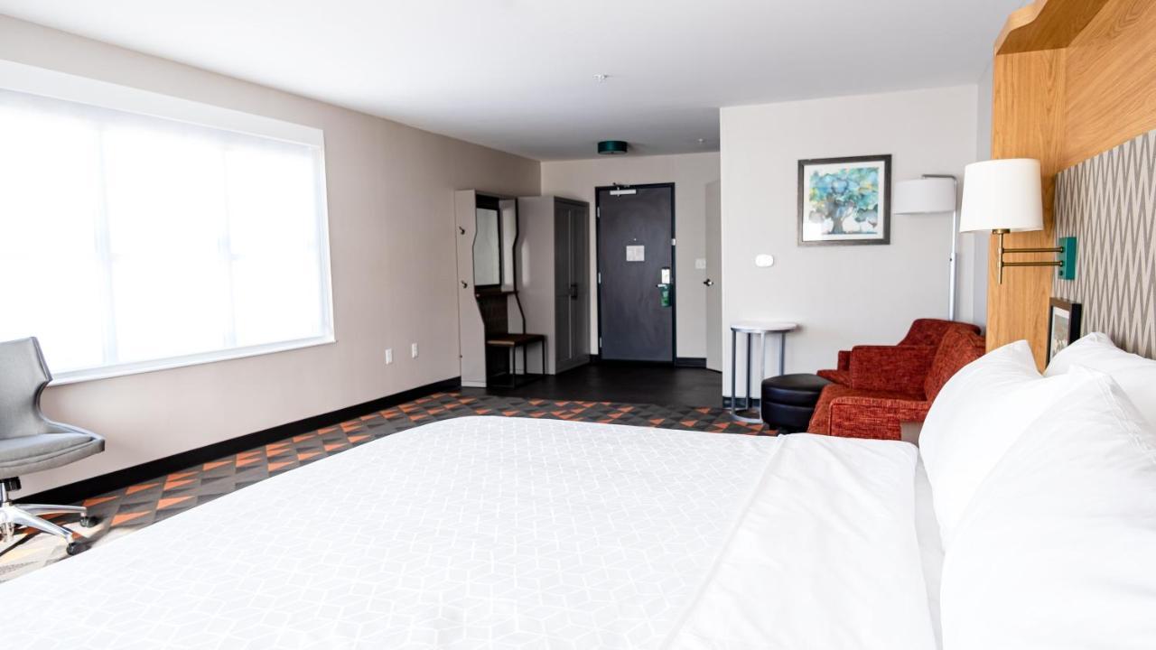 Holiday Inn & Suites Philadelphia W - Drexel Hill, An Ihg Hotel Extérieur photo